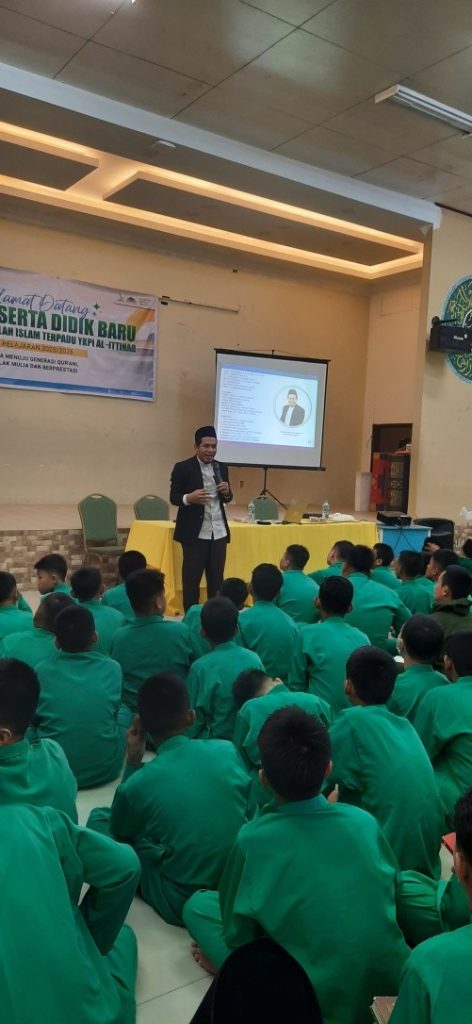 Memasuki Tahun Ajaran 2025/2026, MTs Al-Ittihadiyah kembali mengadakan Latihan Dasar Kepemimpinan (LDK)
