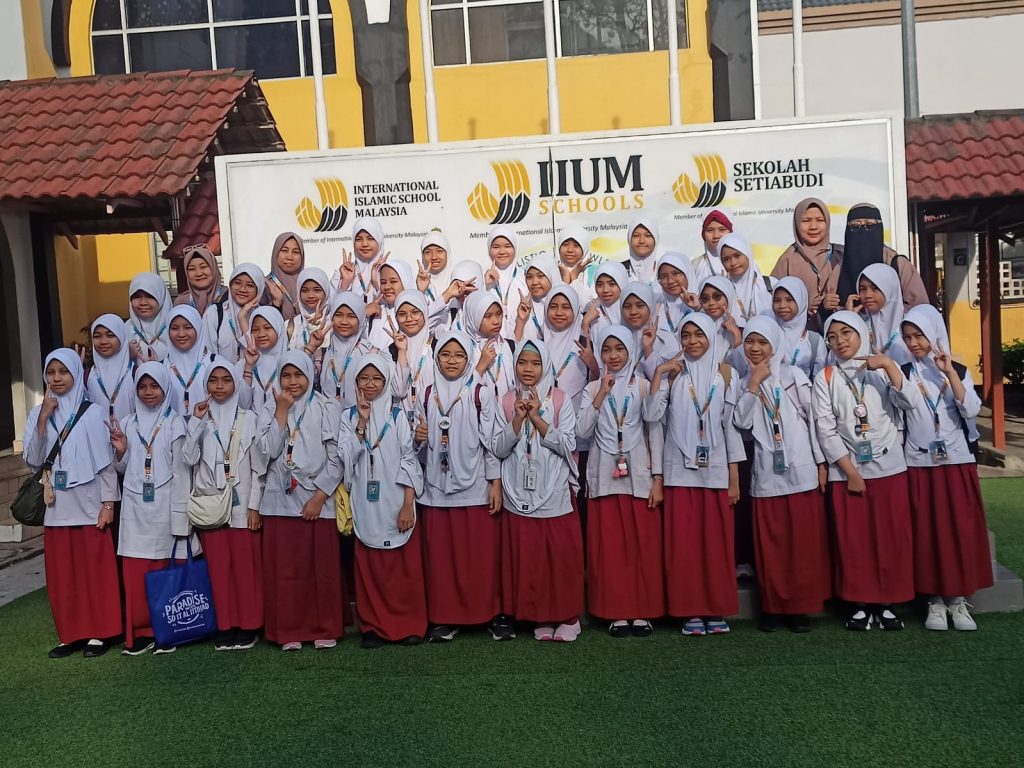 MENJEJAK DUNIA, MENGUATKAN IMAN. Kisah Indah Global Learning Experience (GLE) 2026