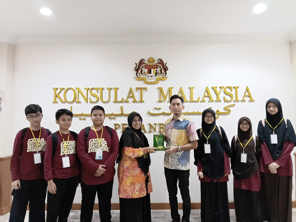 Diplomasi dan Agrowisata smpit al-ittihad