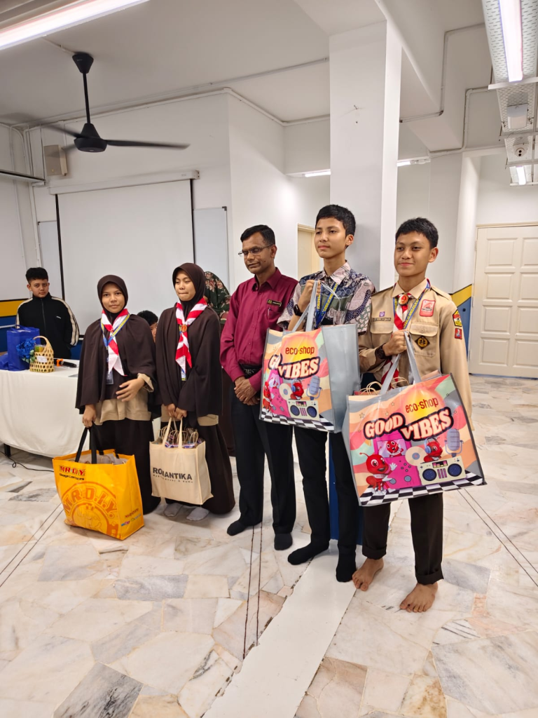 Kunjungan ke sekolah Adni Islamic School