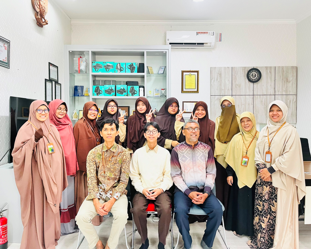 Lima Siswa SMAIT Al Ittihad Lulus Program Internasional PDVL